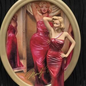Marilyn Monroe Bradford Exchange “Satin Jewel” Figurine Plate Diamonds Pearls